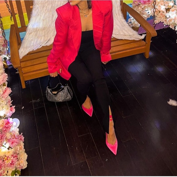 The Attico Venus slinbacks in color strawberry - Picture 7 of 8